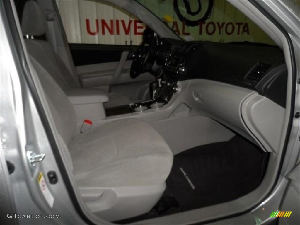 2012 Highlander V6 - Classic Silver Metallic / Ash photo #17