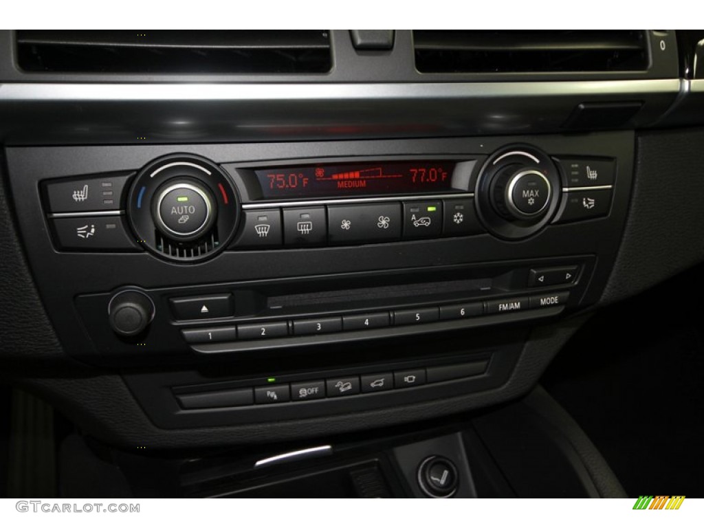 2013 BMW X6 xDrive35i Controls Photo #75355516