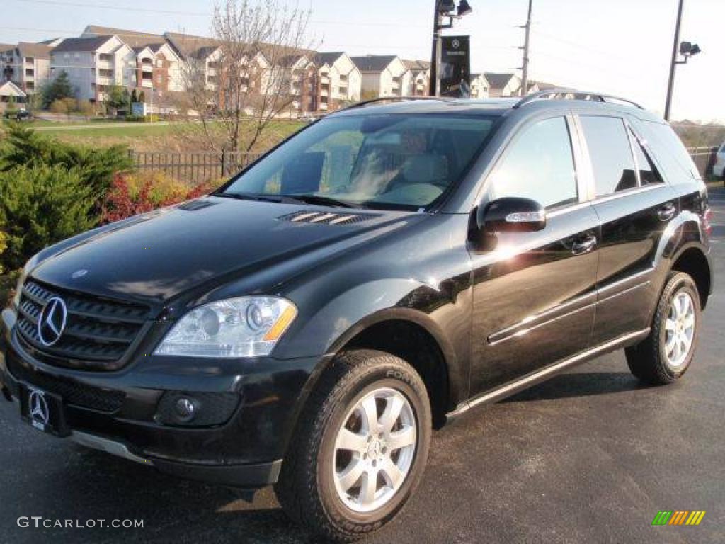 Black Mercedes-Benz ML