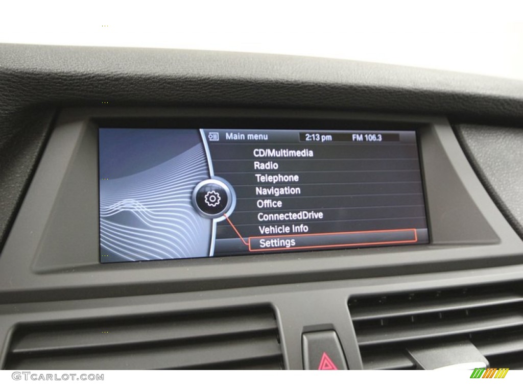 2013 BMW X5 xDrive 35d Controls Photo #75356296