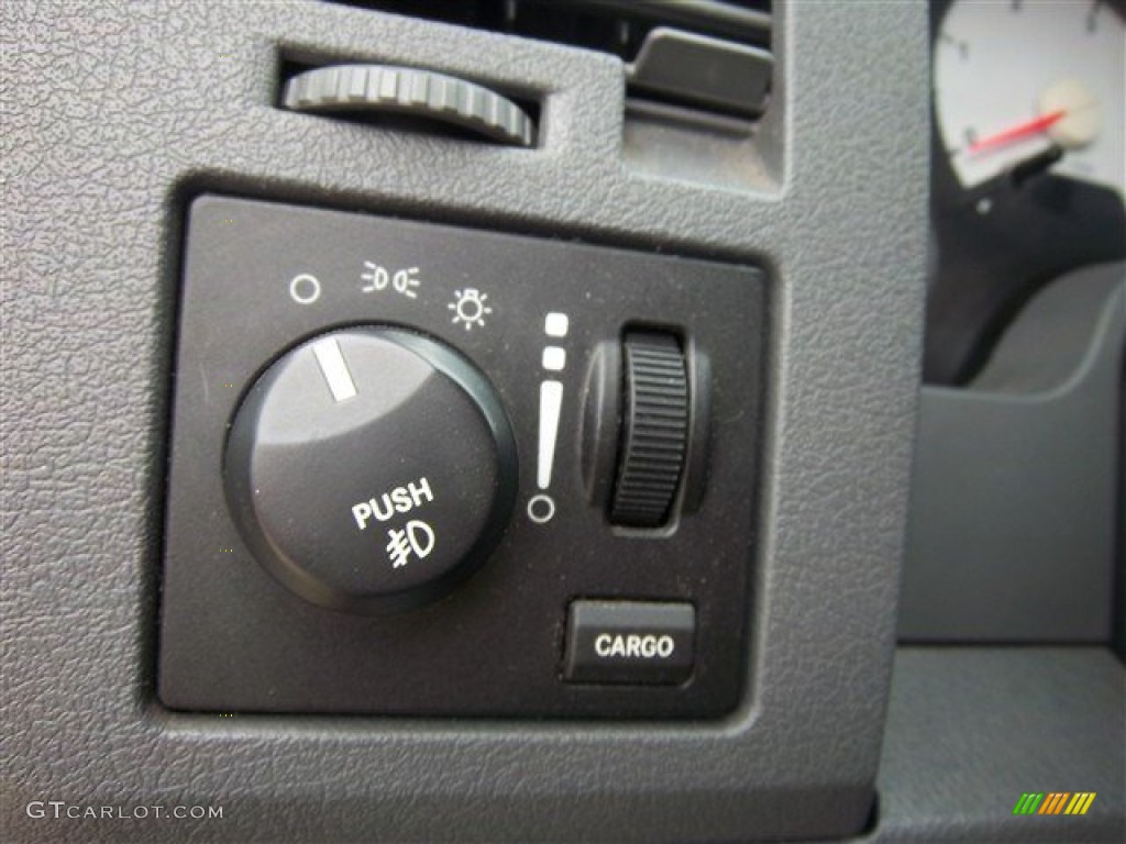 2007 Dodge Ram 2500 SLT Mega Cab Controls Photo #75358166