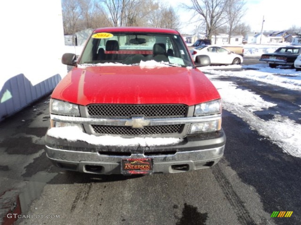 2004 Silverado 1500 Regular Cab 4x4 - Victory Red / Dark Charcoal photo #2