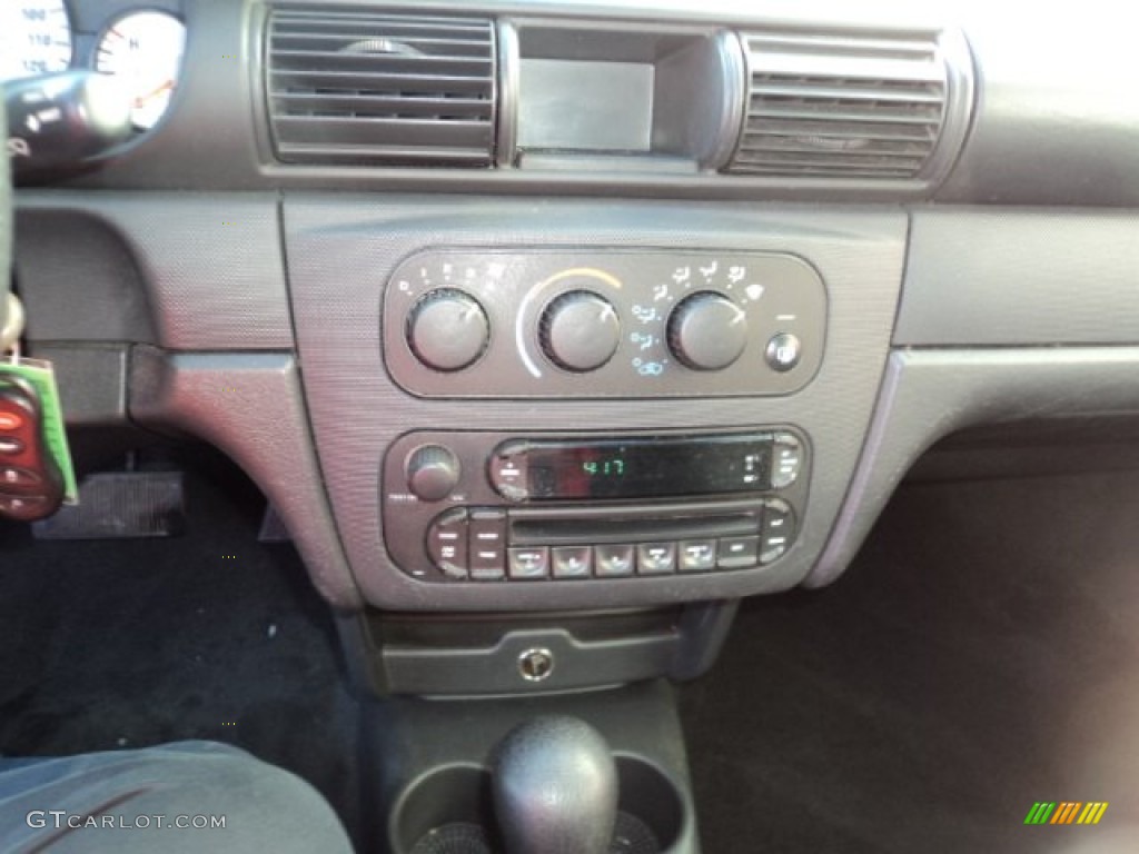 2005 Stratus SXT Sedan - Graphite Metallic / Dark Slate Gray photo #11