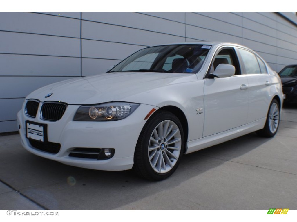 2010 3 Series 335i xDrive Sedan - Alpine White / Beige photo #1