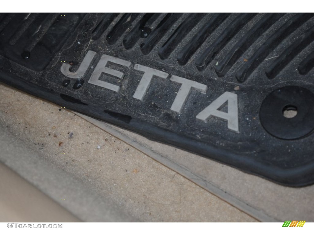 2009 Jetta SE Sedan - Candy White / Pure Beige photo #14