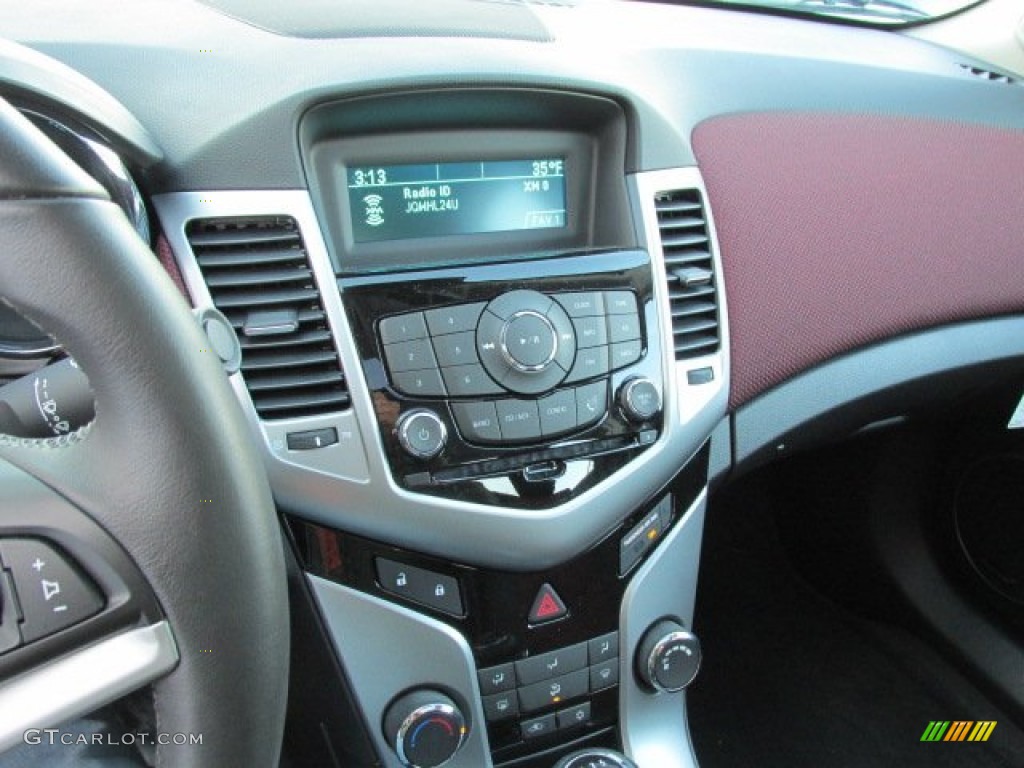 2012 Chevrolet Cruze LT/RS Controls Photo #75366200