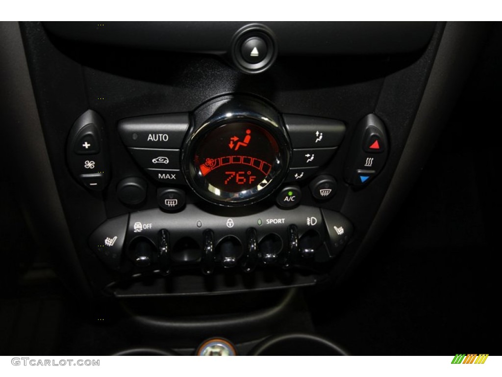 2013 Mini Cooper S Countryman Controls Photo #75368813