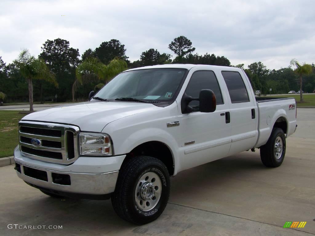 2005 F250 Super Duty XLT Crew Cab 4x4 - Oxford White / Dark Flint photo #7