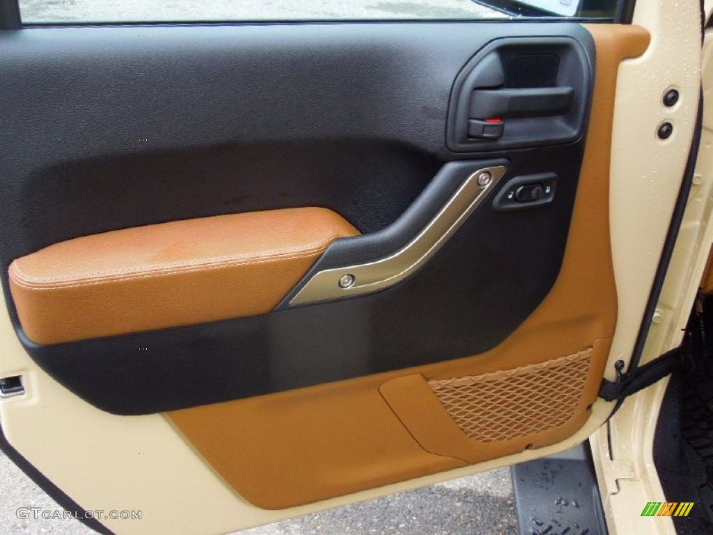 2011 Jeep Wrangler Mojave 4x4 Door Panel Photos