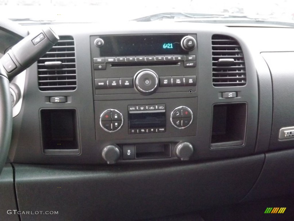 2013 GMC Sierra 1500 SLE Extended Cab Controls Photo #75375953