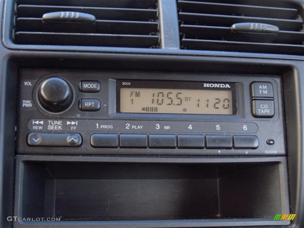 1999 Honda Civic DX Coupe Audio System Photos
