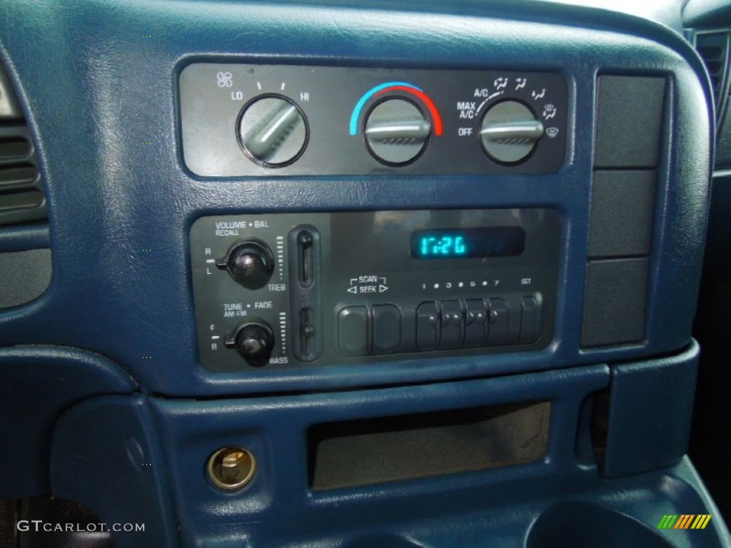 2003 Chevrolet Astro Standard Astro Model Controls Photo #75377405