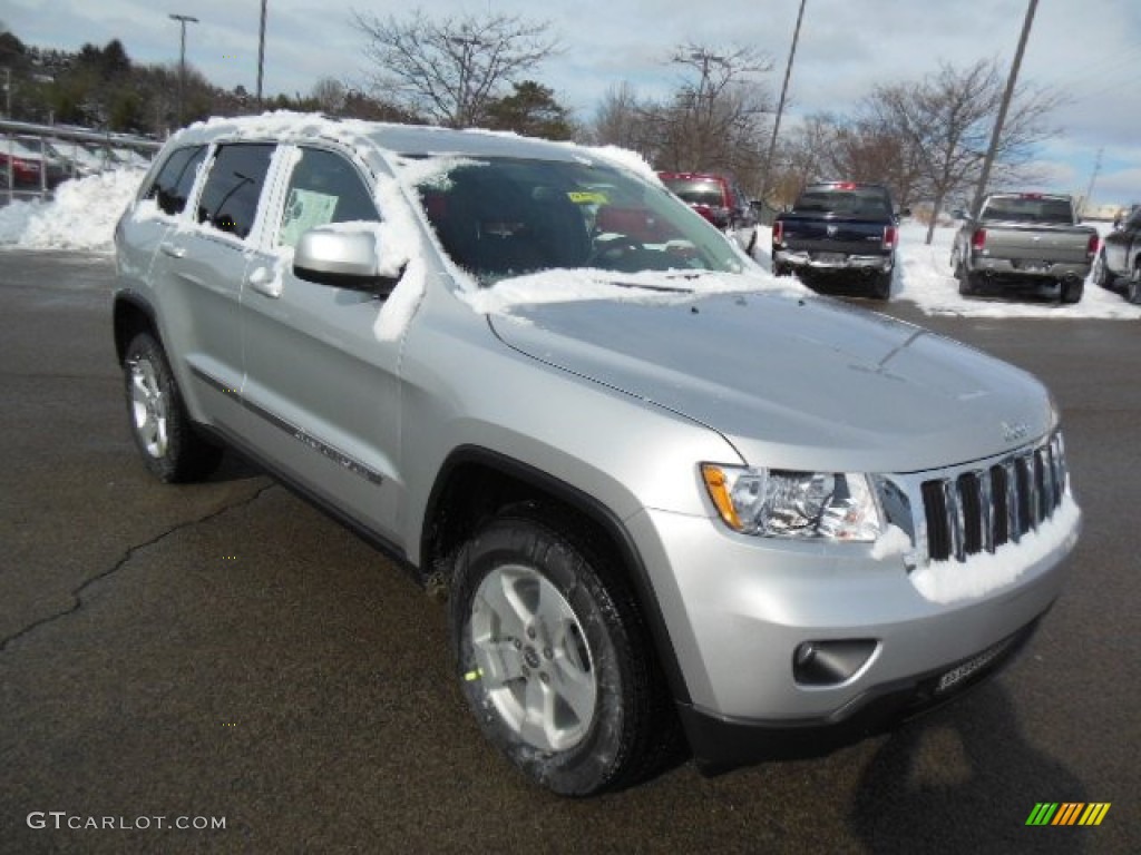 2013 Grand Cherokee Laredo X Package 4x4 - Bright Silver Metallic / Black photo #4