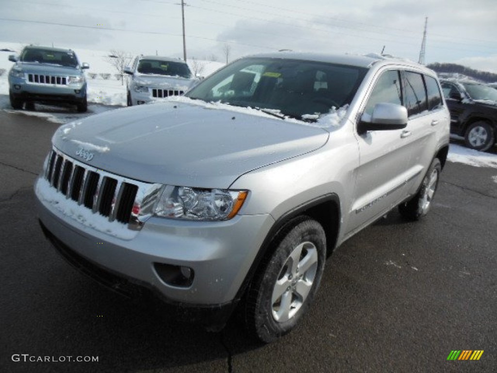 2013 Grand Cherokee Laredo X Package 4x4 - Bright Silver Metallic / Dark Graystone/Medium Graystone photo #2