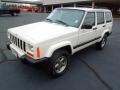 Stone White - Cherokee Sport 4x4 Photo No. 2