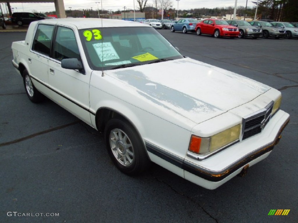 Bright White 1993 Dodge Dynasty LE Sedan Exterior Photo #75384233