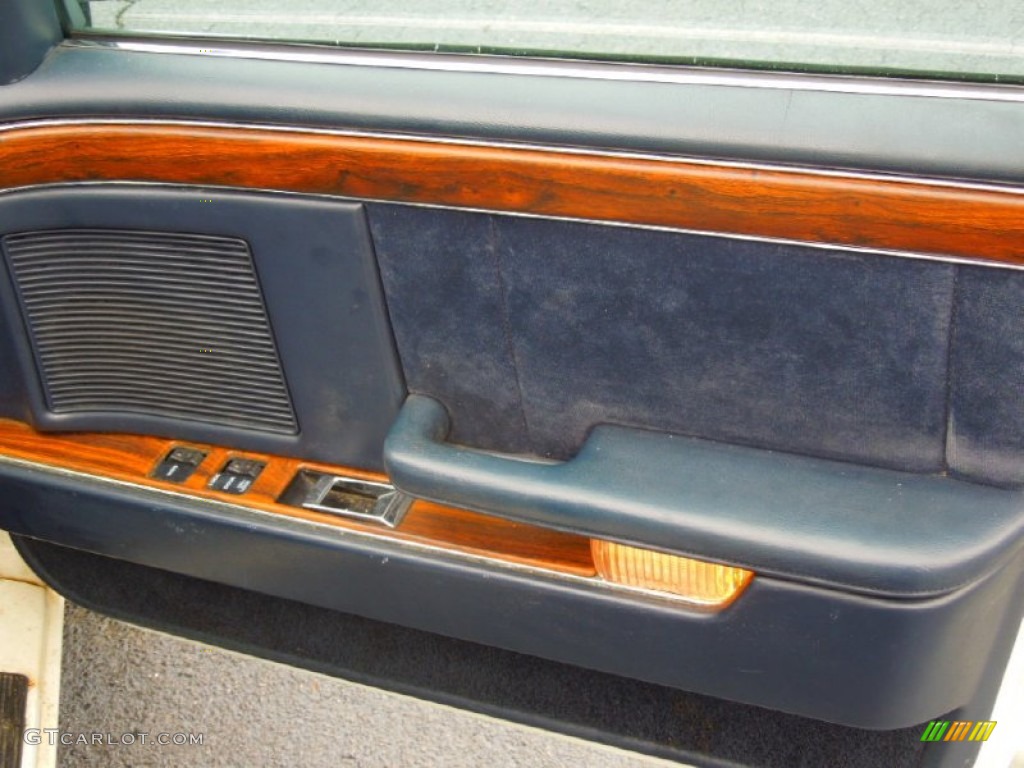 1993 Dodge Dynasty LE Sedan Door Panel Photos
