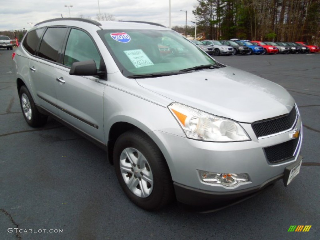 Silver Ice Metallic Chevrolet Traverse