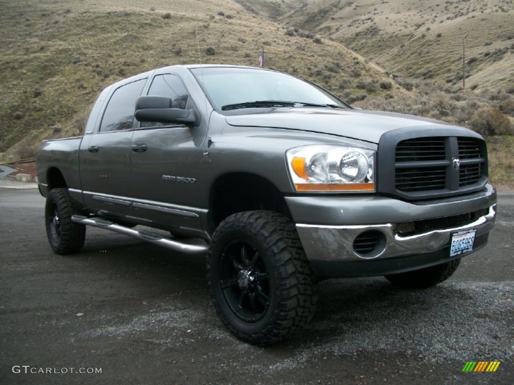 2006 Ram 3500 SLT Mega Cab 4x4 - Mineral Gray Metallic / Medium Slate Gray photo #37