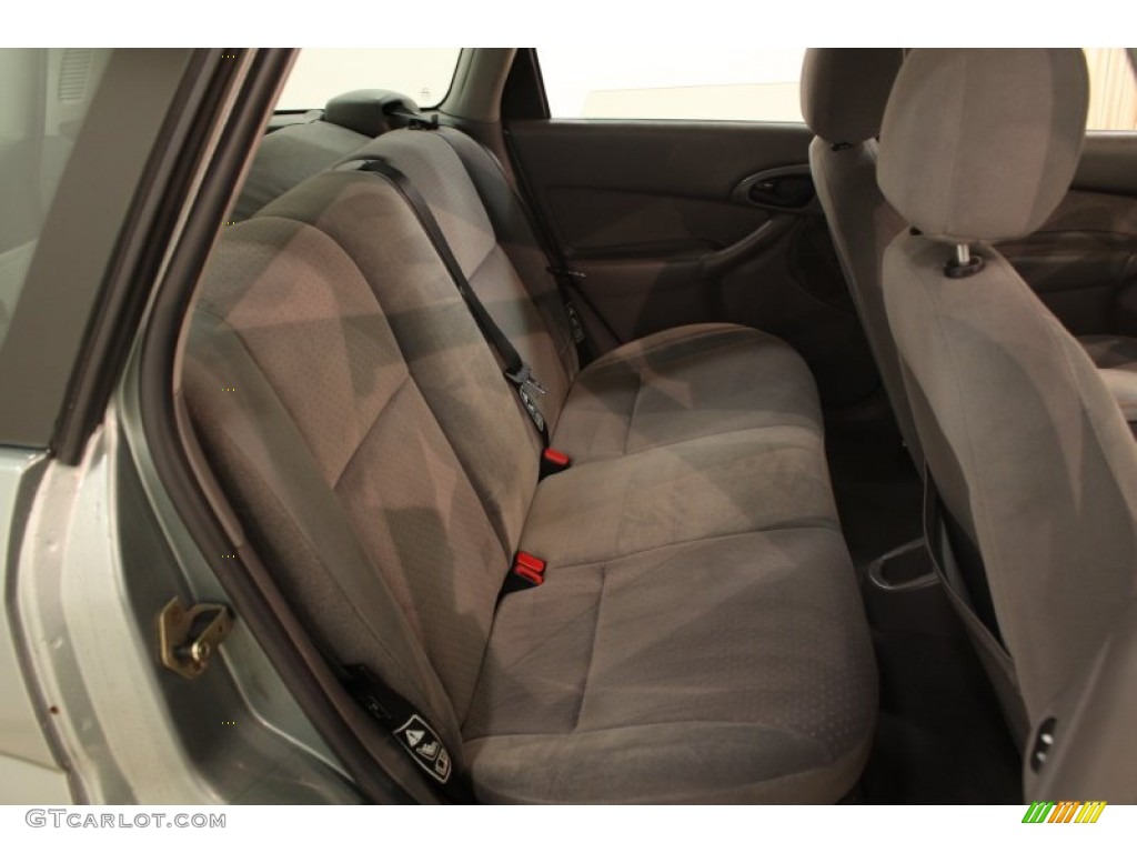 2003 Ford Focus ZTW Wagon Rear Seat Photo #75389813