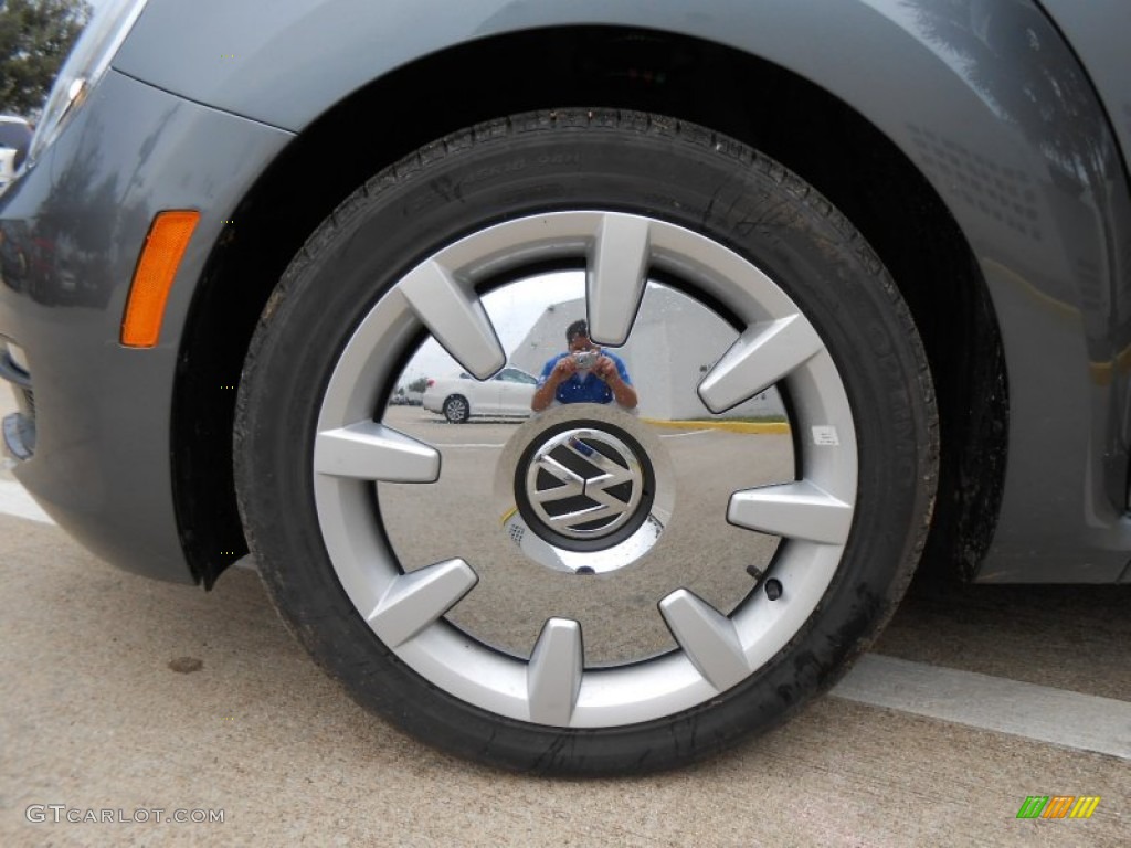 2013 Volkswagen Beetle 2.5L Convertible Wheel Photo #75389951