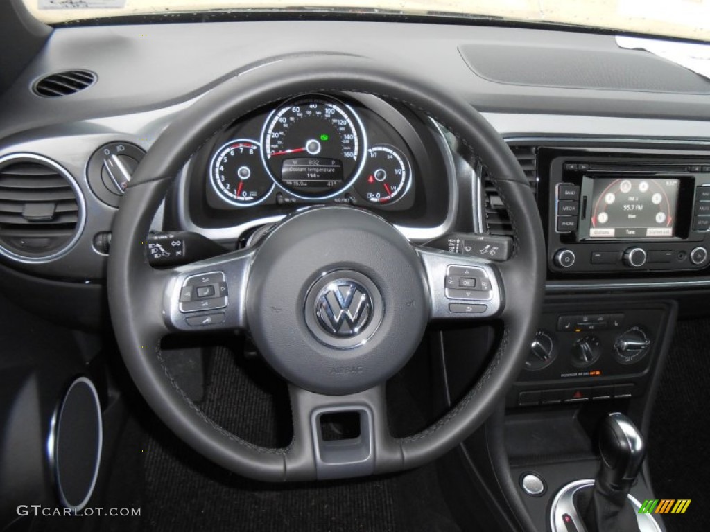 2013 Volkswagen Beetle 2.5L Convertible Titan Black Steering Wheel Photo #75390080