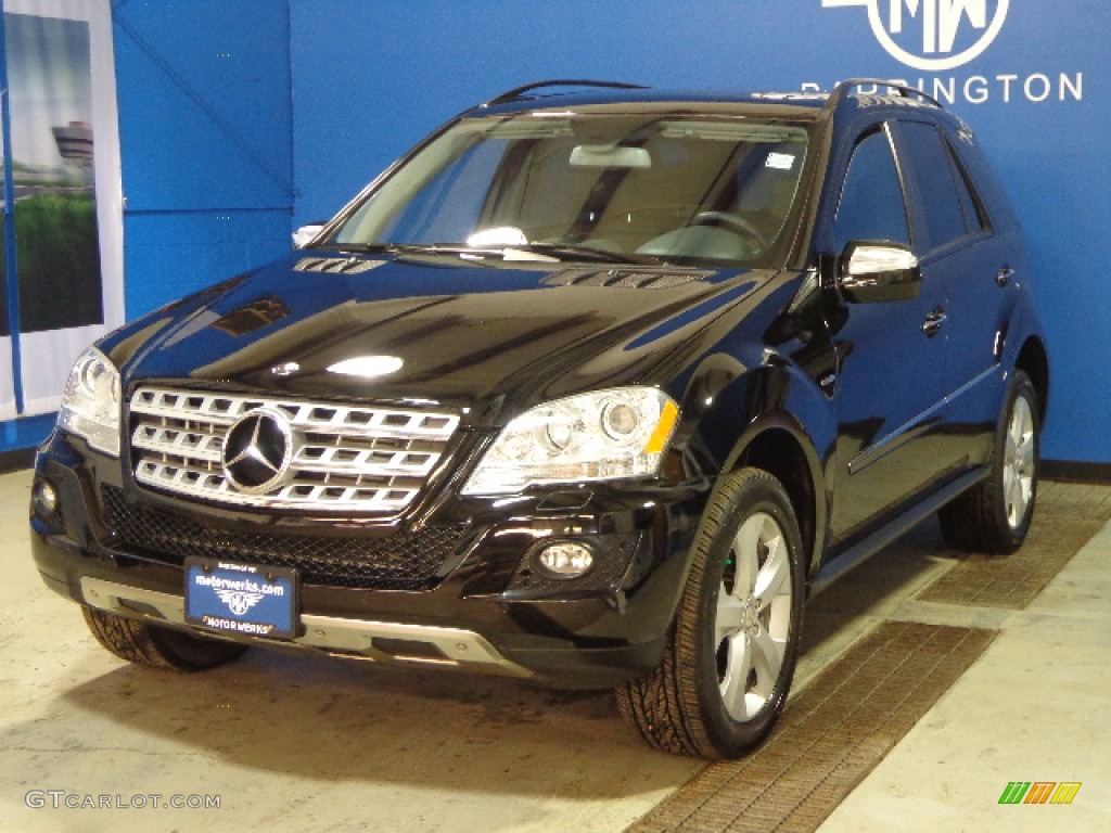 2009 ML 320 BlueTec 4Matic - Black / Black photo #4