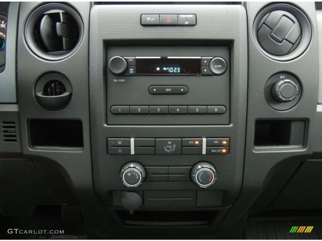 2013 Ford F150 XL Regular Cab Controls Photo #75395701