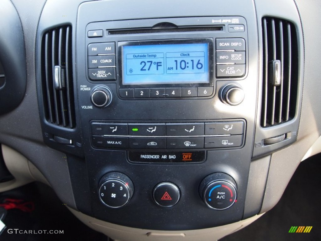 2011 Hyundai Elantra Touring SE Controls Photo #75397971