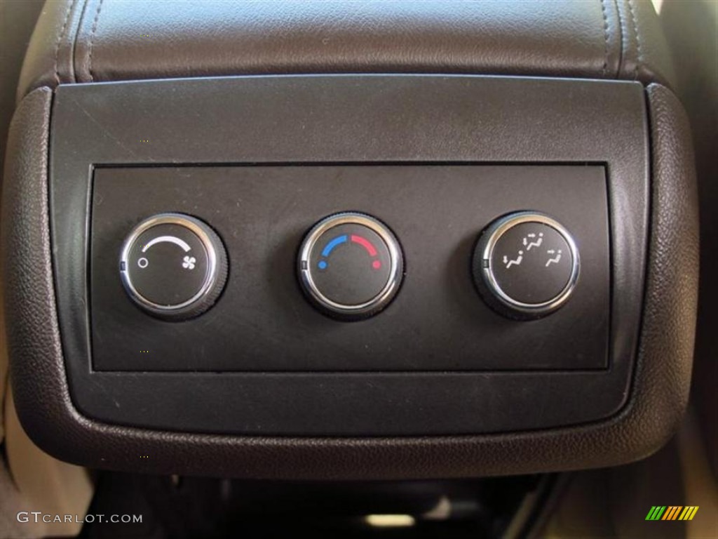 2008 Buick Enclave CXL Controls Photo #75398777