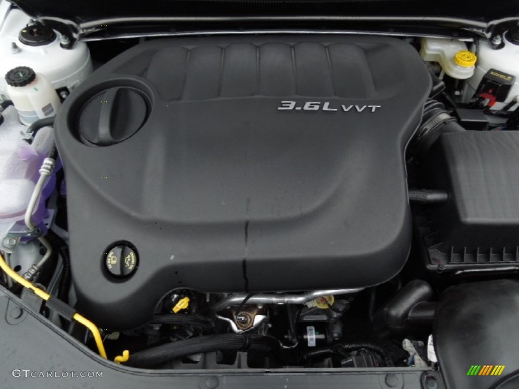 2013 Chrysler 200 S Sedan Engine Photos