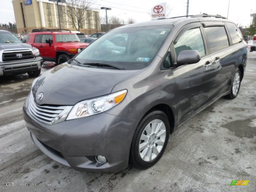 2011 Sienna Limited AWD - Predawn Gray Mica / Light Gray photo #3