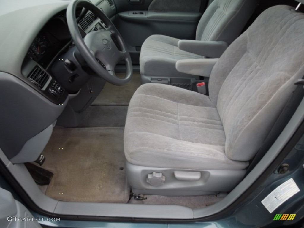 2000 Toyota Sienna LE Front Seat Photo #75406023