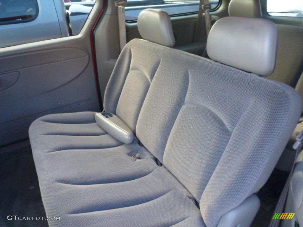 Taupe Interior 2001 Dodge Grand Caravan SE Photo #75406513