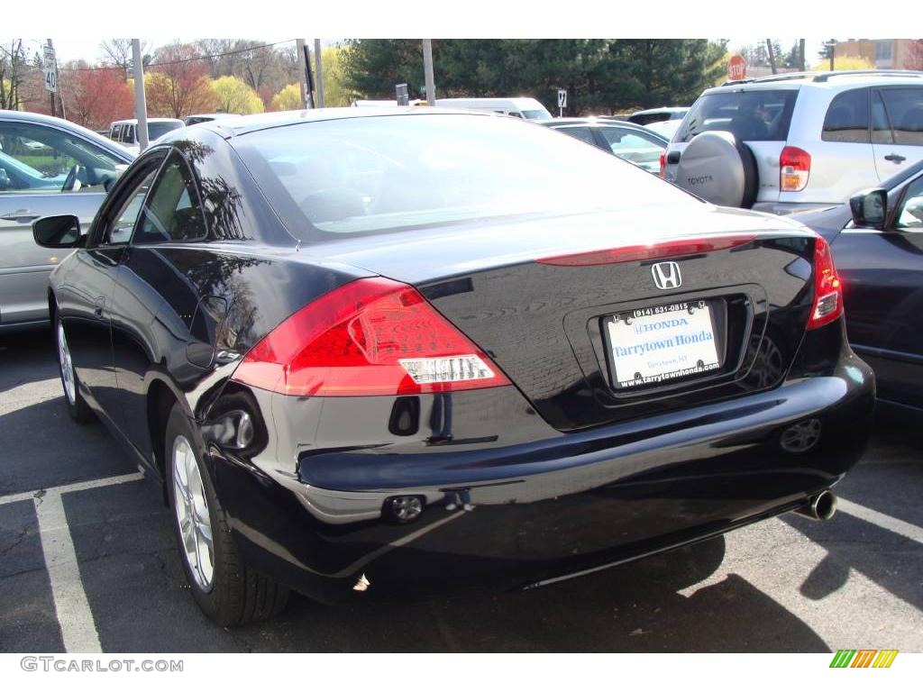 2006 Accord LX Coupe - Nighthawk Black Pearl / Black photo #6