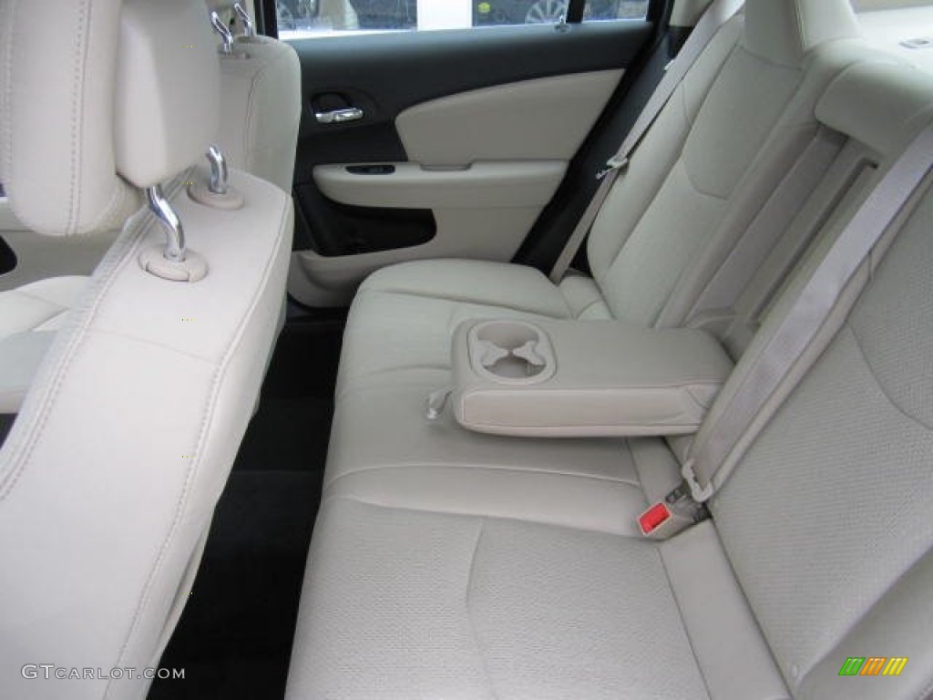 Black/Light Frost Beige Interior 2013 Chrysler 200 Touring Sedan Photo #75417492