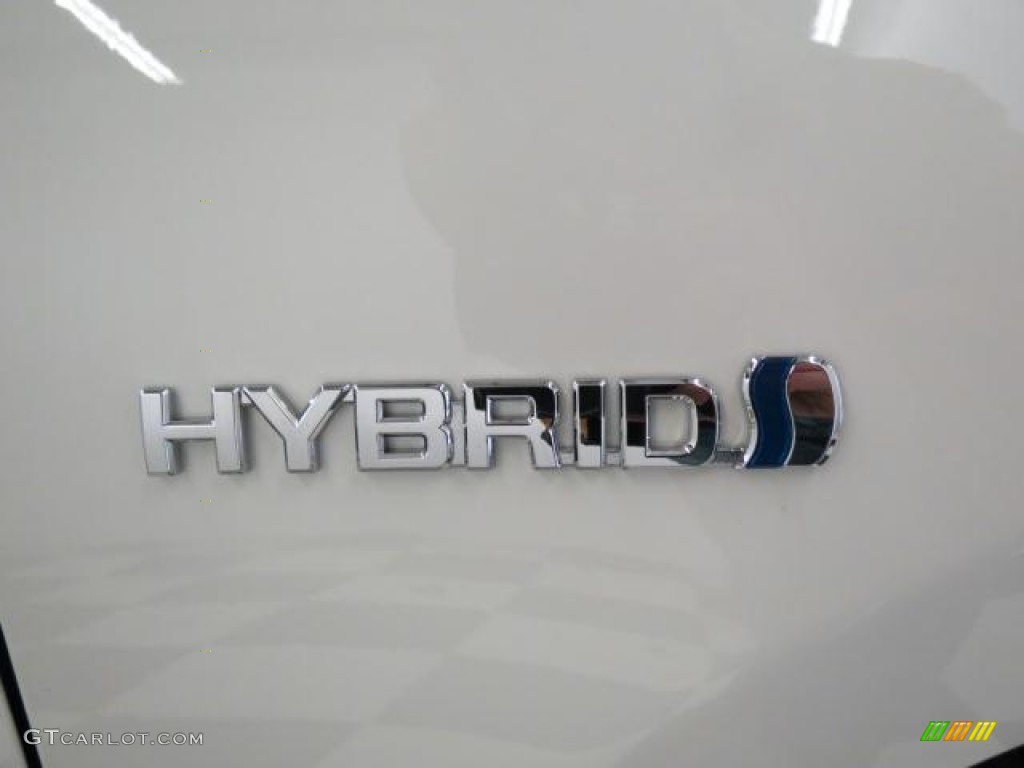 2012 Prius c Hybrid Two - Super White / Gray photo #21