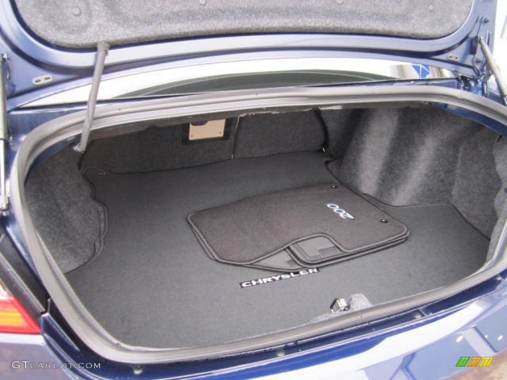 2013 Chrysler 200 Touring Sedan Trunk Photo #75417663