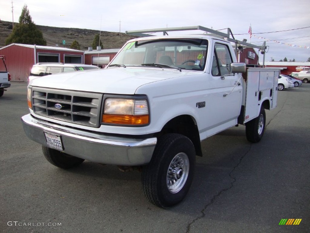 1997 F350 XL Regular Cab 4x4 - Oxford White / Opal Grey photo #3