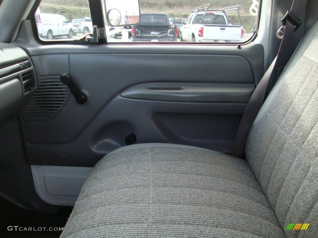 1997 F350 XL Regular Cab 4x4 - Oxford White / Opal Grey photo #15