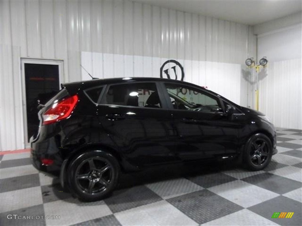 2012 Fiesta SE Hatchback - Black / Charcoal Black photo #7