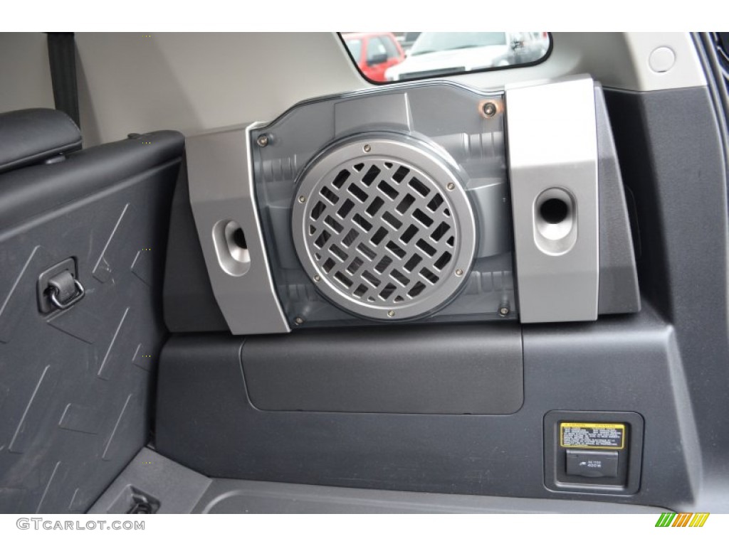 2010 Toyota FJ Cruiser 4WD Audio System Photo #75422196