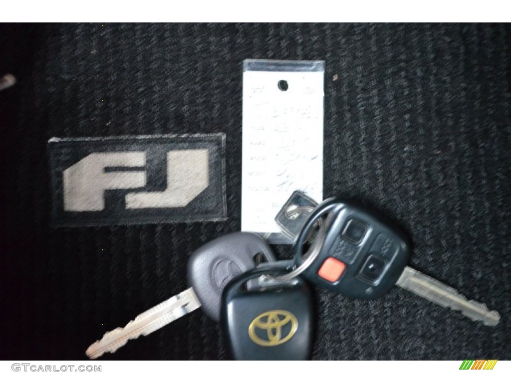 2010 Toyota FJ Cruiser 4WD Keys Photos