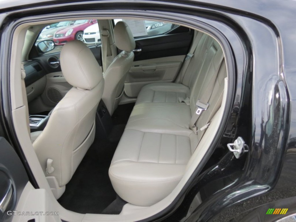 2007 Dodge Charger R/T Rear Seat Photo #75422794