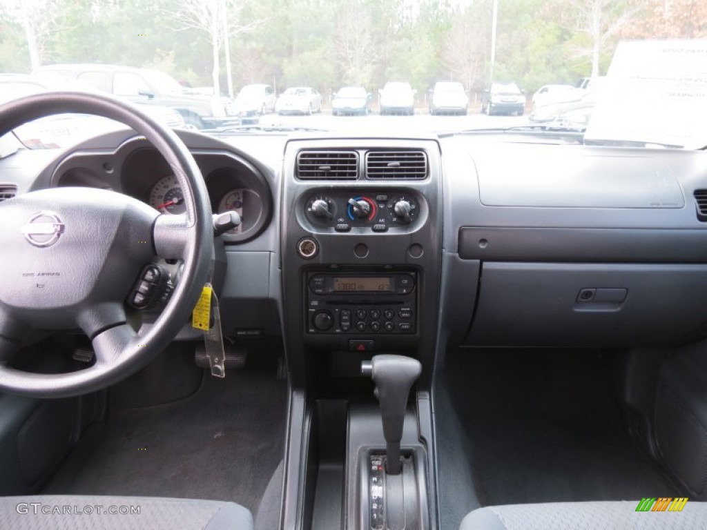 2004 Xterra XE - Thermal Red Metallic / Gray photo #12