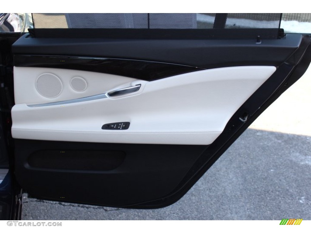 2012 BMW 5 Series 550i xDrive Gran Turismo Ivory White/Black Door Panel Photo #75424581