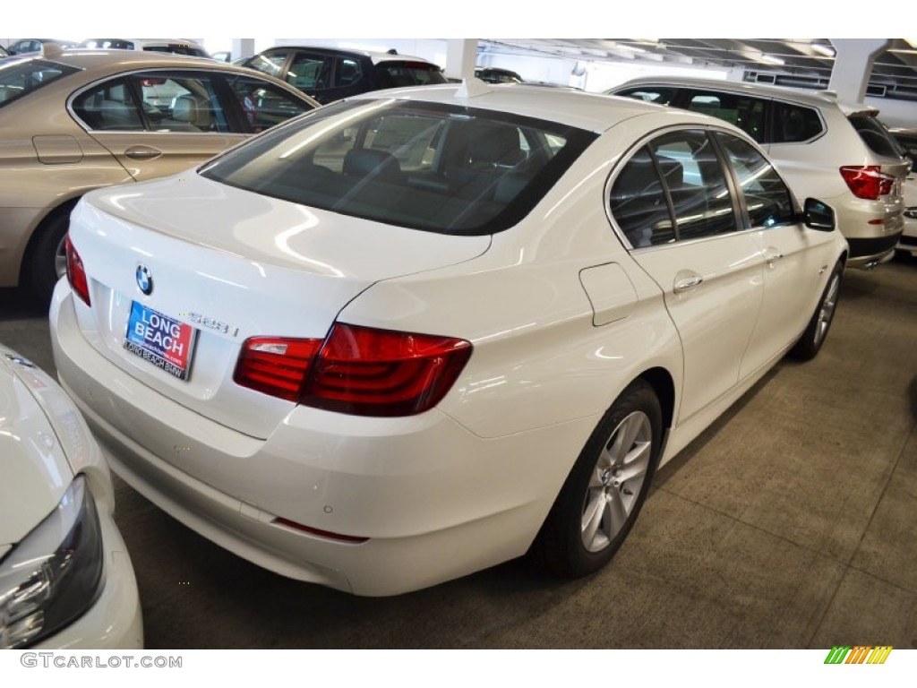 2013 5 Series 528i Sedan - Alpine White / Black photo #3