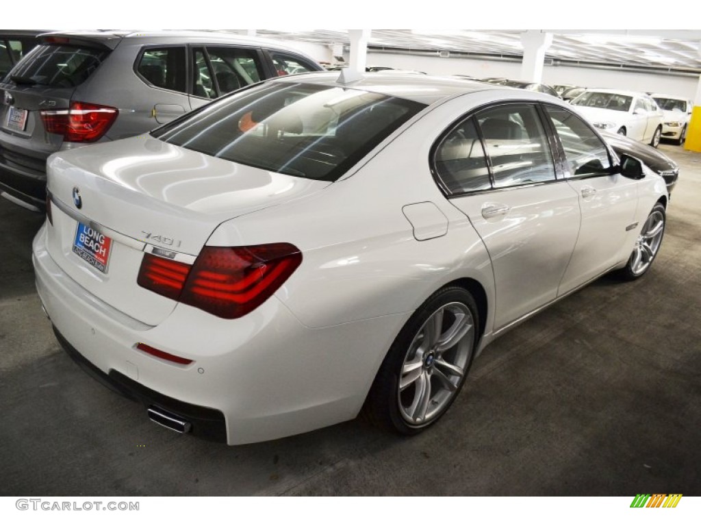 2013 7 Series 740i Sedan - Alpine White / Black photo #3