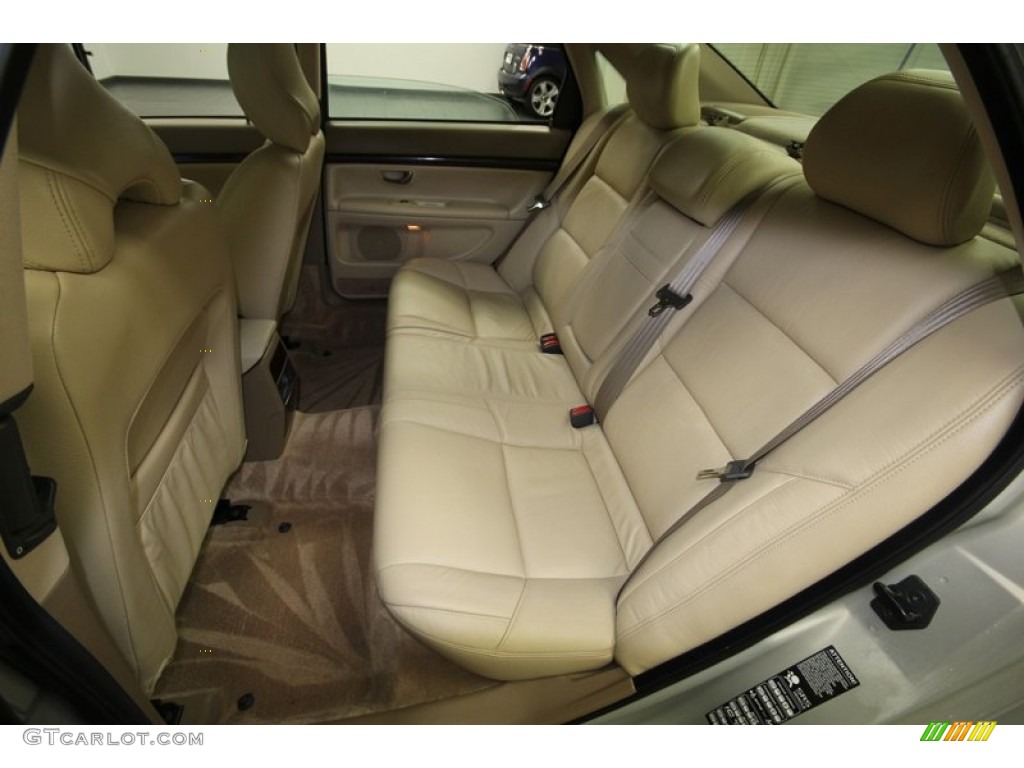 2000 S80 T6 - Moondust Metallic / Light Sand photo #14