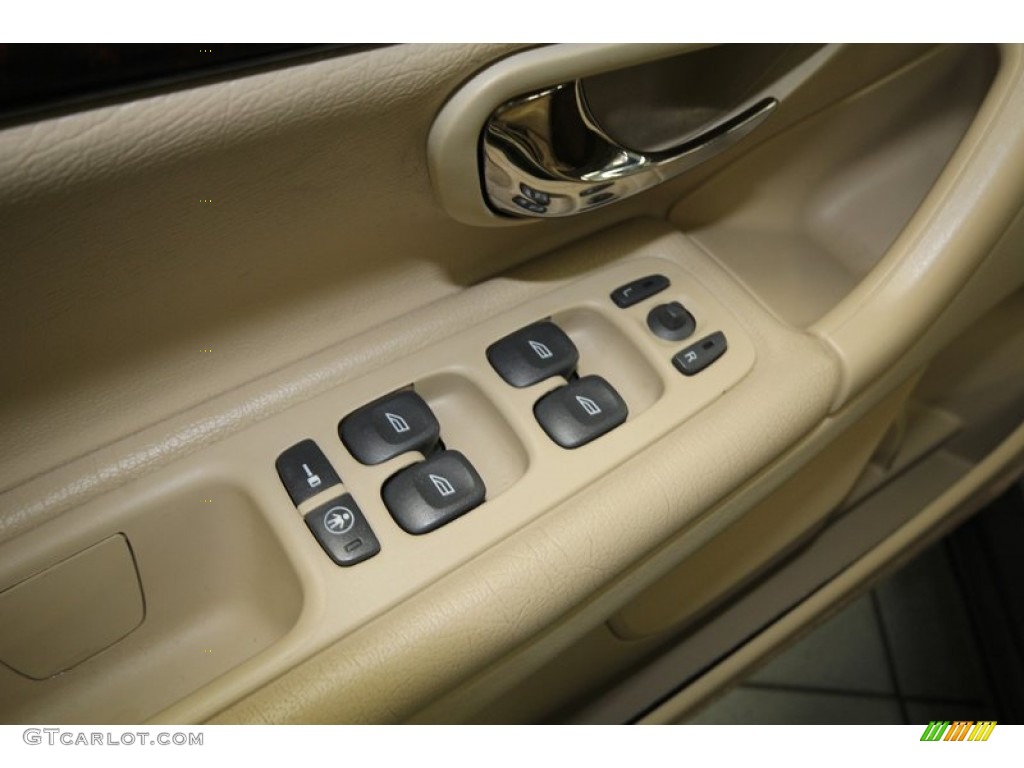 2000 S80 T6 - Moondust Metallic / Light Sand photo #16